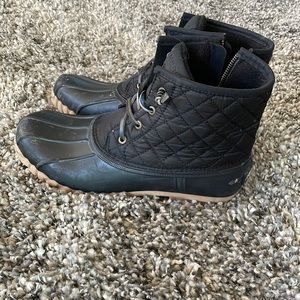 Woman’s nautical duck boots, insulated